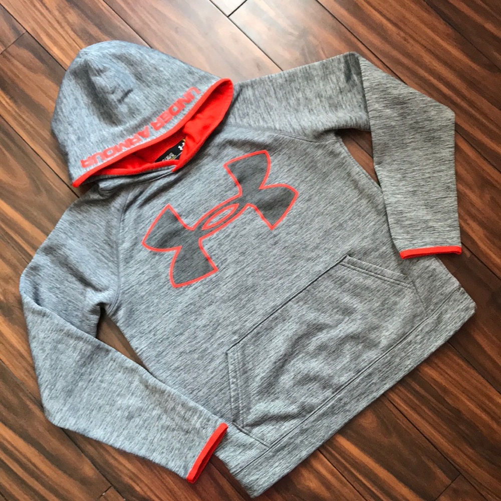 Under Armour pullover hooded with front pocket